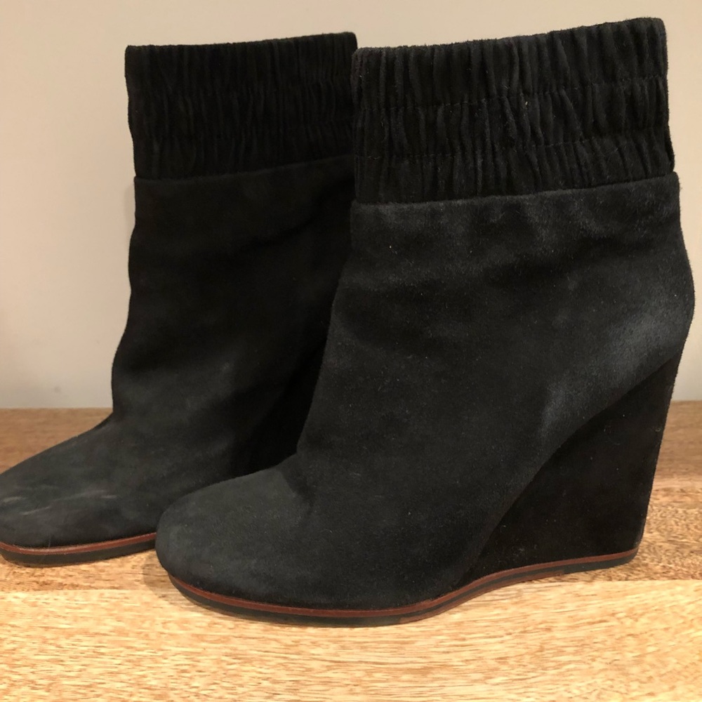 Dolce Vita Vero Cuoio Black Suede Booties